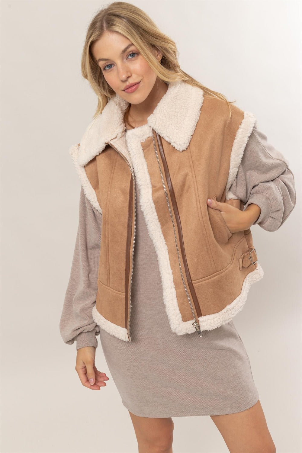 Fur-Contrast Zip Up Suede Vest